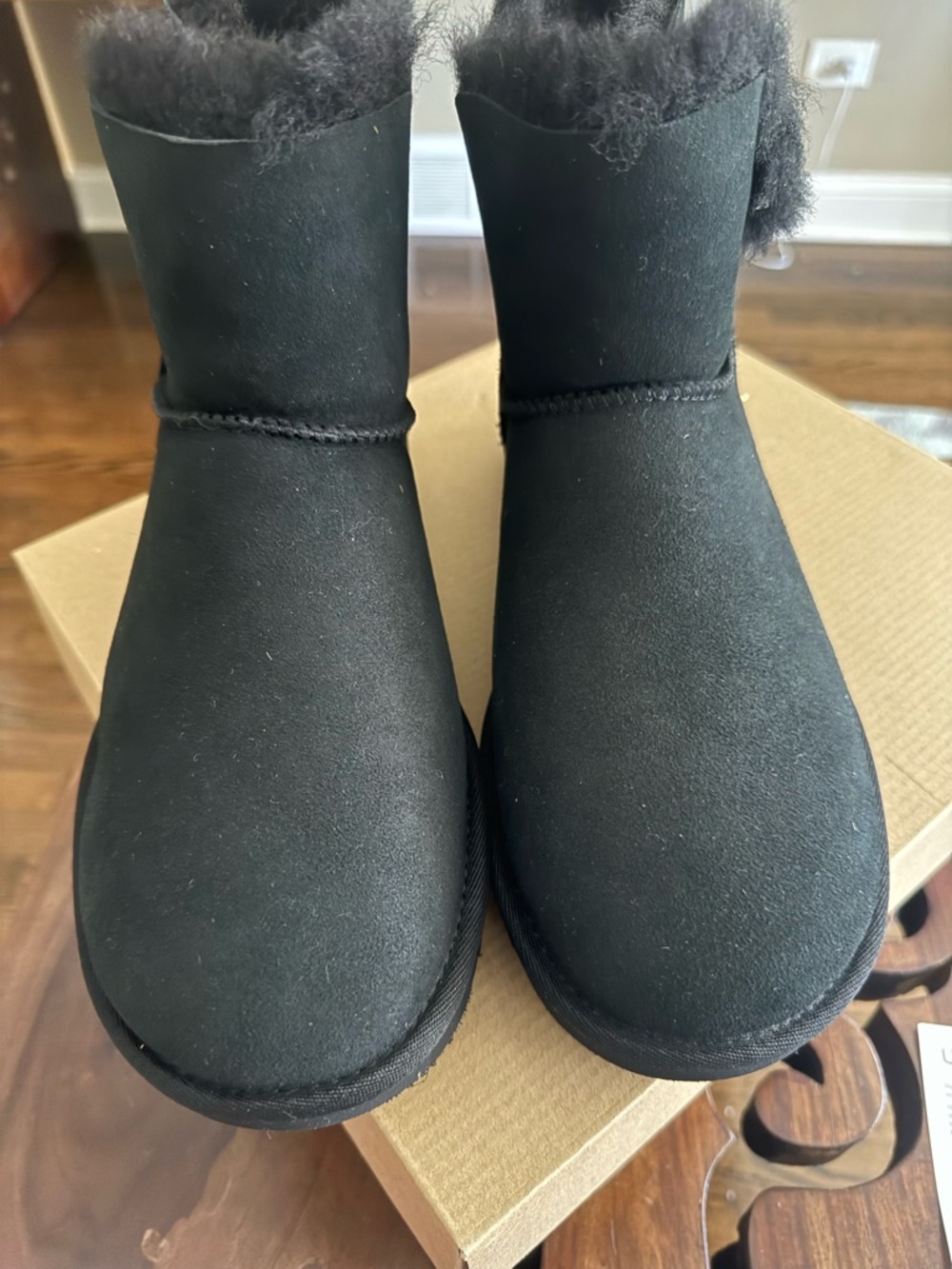 UGG BLACK BAILEY ZIP MINI